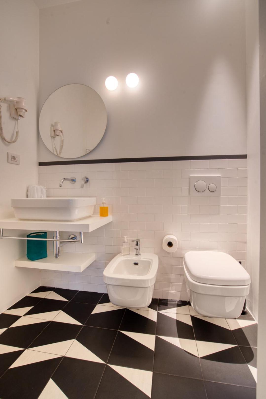 Dimora Claudia - Elegante Matrimoniale Con Bagno, Private Rooms, Self Check In, No Reception Мілан Екстер'єр фото